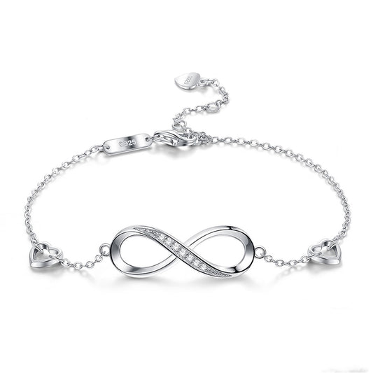 Sterling silver bracelet for women with a minimalist design, featuring a sleek and timeless style from Everyday Auraa.