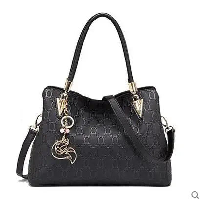Elegant women's leather tote bag by Everyday Auraa featuring a large capacity, top handle, and crossbody strap in split leather.